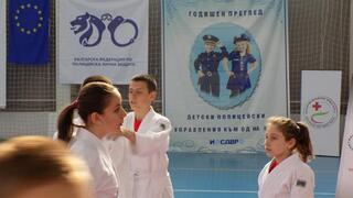Приключи първото Национално спортно състезание на доброволците от Детско полицейско управление  