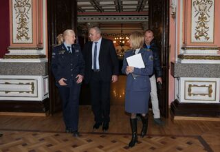 Награди за най-точните стрелкини в силовите ведомства  