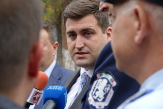 5000 водачи, които регистрират автомобилите си в Пътна полиция, ще получат безвъзмездно хендсфри
