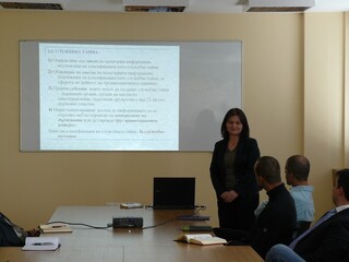 Учебно-практически семинар по защитата на информацията, със служители на ГДКП
