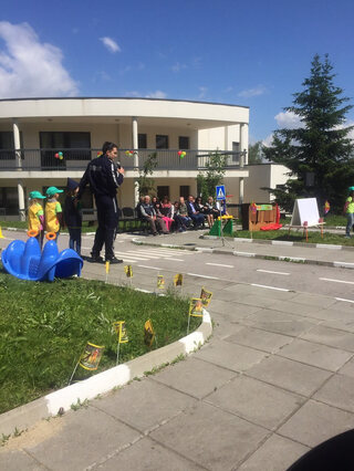 „Безопасно движение по пътищата“ с участието на служители на отдел „Пътна полиция“ при Главна дирекция „Национална полиция“ при закриване на учебната 2015/2016 година в 97 ОДЗ „Изгрев“
