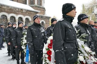 Паметник на загиналите при изпълнение на служебния им дълг полицаи бе издигнат до Министерството на вътрешните работи