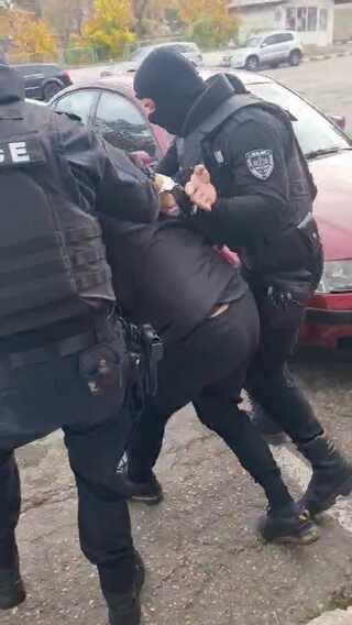 Полицаи задържаха трима за купуване на гласове в димитровградското село Крепост