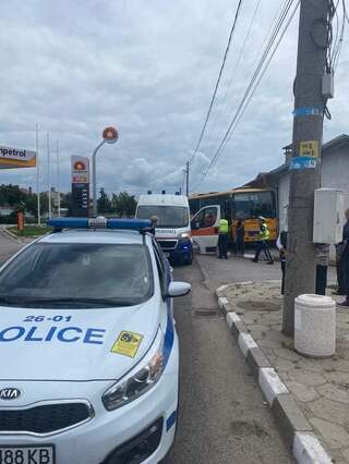 Няма пострадали при катастрофата с училищния автбус в с.Козлец