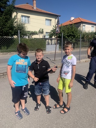 Полицаи гостуваха на децата от Центъра за работа с деца на улицата „Св.Стилиян“ в Кюстендил