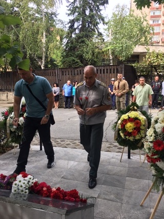 Поклон пред паметта на 6-мата загинали полицаи и пожарникари по време на изпълнение на служебните им задължения преди 24 години