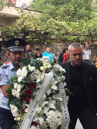 Поклон пред паметта на 6-мата загинали полицаи и пожарникари по време на изпълнение на служебните им задължения преди 24 години