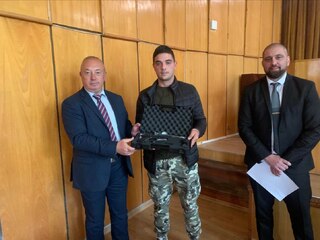 Ново служебно оръжие и лек автомобил връчи  вчера  зам. министър Емил Ганчев на ОДМВР – Кюстендил
