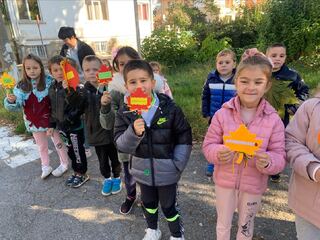 Внимание: Пазете децата на пътя!