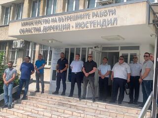 Почит към загиналите полицаи Атанас Градев и Йордан Илиев