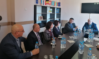 Министър Маринов, министър Димитров и главният прокурор проведоха работна среща в община Бобов дол 