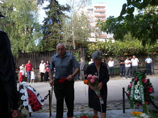 Днес бе почетена паметта на загиналите пожарникари и полицаи  при авария в Бобов дол преди 19 години