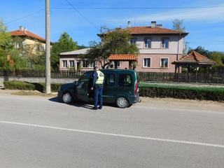 Операция за противодействие на престъпността, гарантиране политическите права на гражданите и безопасност на движението се проведe вчера и днес в част от населените места в региона
