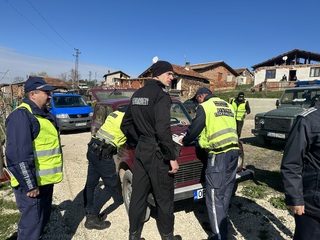 На територията на РУ Луковит се провежда полицейска операция за противодействие на битовата престъпност и опазване на обществения ред