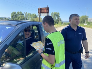 Полицаи и деца в съвместна акция по повод 29 юни – Ден на безопасността на движението по пътищата