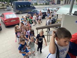 Деца от Ловеч гостуваха в местното районно управление