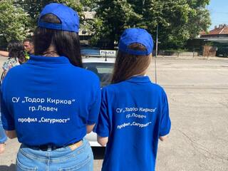Деца призоваха водачите на моторни превозни средства за повишена бдителност на пътя по време на лятната ваканция