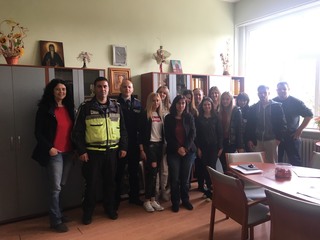 Полицаи от РУ Троян се срещнаха с абитуриентите от местните училища
