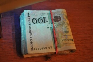 данъчен инспектор с подкуп