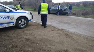 Извършители на две домови кражби и домашна наркооранжерия са разкрити при специализирана полицейска операция на територията на община Монтана