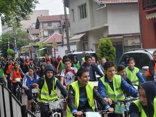 С велопоход, раздаване на листовки на водачи на МПС от детските полицейски управления, беседи на пътните полицаи и специализирани полицейски операции бе отбелязана Глобалната седмица на ООН за пътна безопасност