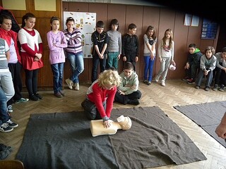  Продължават уроците по първа помощ за доброволците от Детските полицейски управления 