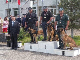 Наградиха победителите от Десетия национален преглед за водачи на служебни кучета с международно участие в гр. Берковица