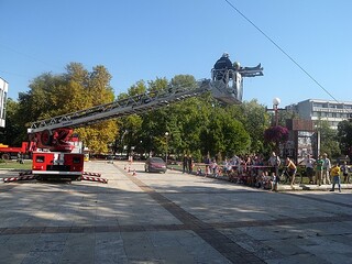  Демонстрациии, множество приветствия, подаръци и награди за професионалния празник на служителите от пожарна безопасност и защита на населението