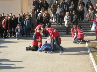 Учениците от две гимназии в гр. Монтана бяха евакуирани в Международния ден на доброволеца 