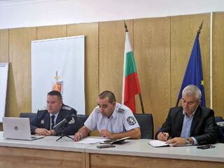 Засилени проверки на полицаите в областта за използване на техника, която разсейва водачите