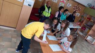 Служители от "Пътна полиция" при ОДМВР-Пазарджик взеха участие в детско състезание